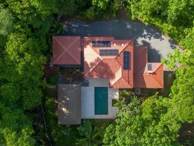 Cinco Ventanas: Refugio tropical moderno con piscina privada y selva, photo 6