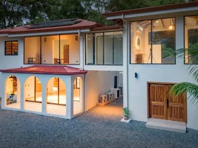 Cinco Ventanas: Refugio tropical moderno con piscina privada y selva, photo 8