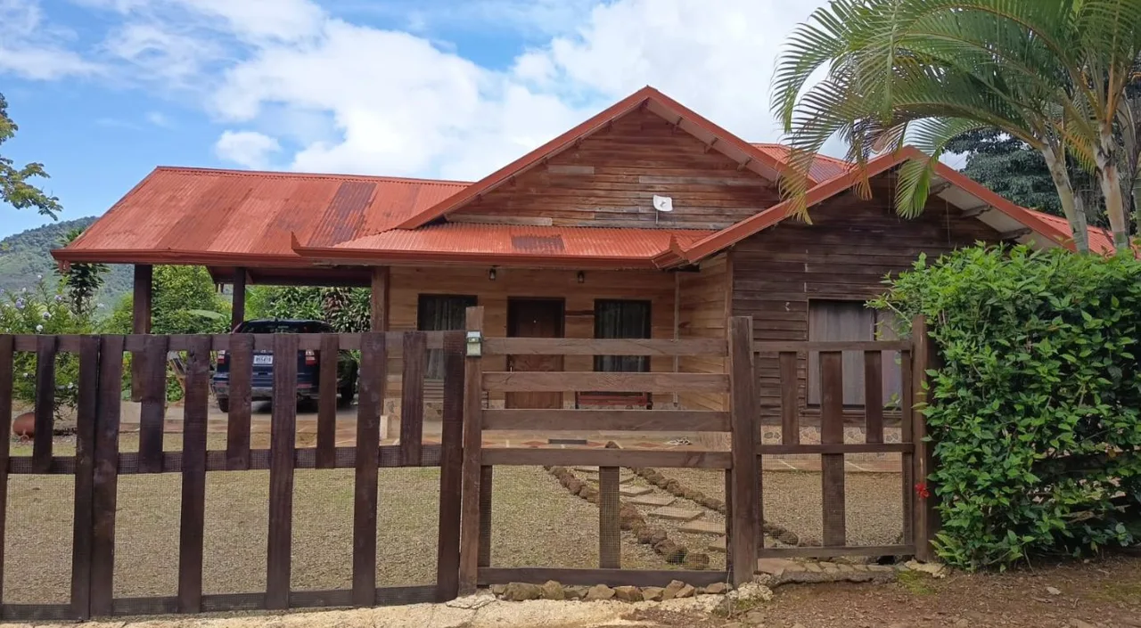 For Sale: 5-Bedroom Country Home in La Ese de Páramo, Southern Costa Rica, with a Large Lot and Refreshing Mountain Climate, photo 5