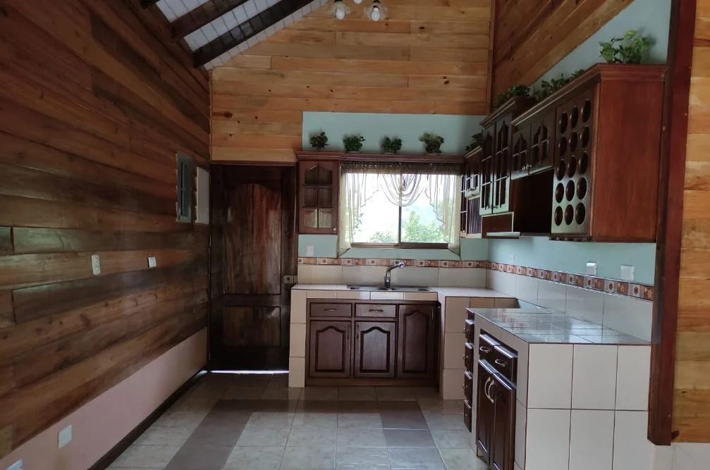 For Sale: 5-Bedroom Country Home in La Ese de Páramo, Southern Costa Rica, with a Large Lot and Refreshing Mountain Climate, photo 7