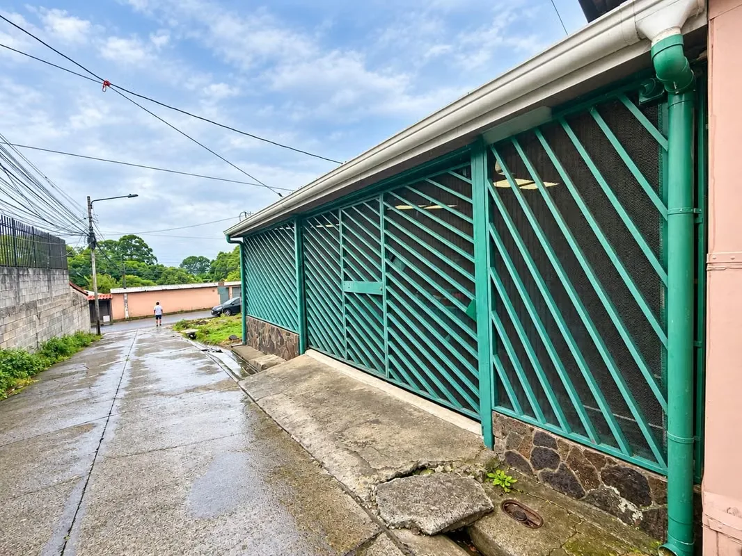¡Oportunidad! Casa en venta en el centro de Aserrí
