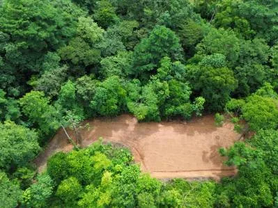 Lote privado en la jungla de Caracara Ridge, bordeado por un río Lote n.° 15, photo 2