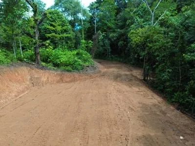 Lote privado en la jungla de Caracara Ridge, bordeado por un río Lote n.° 15, photo 4