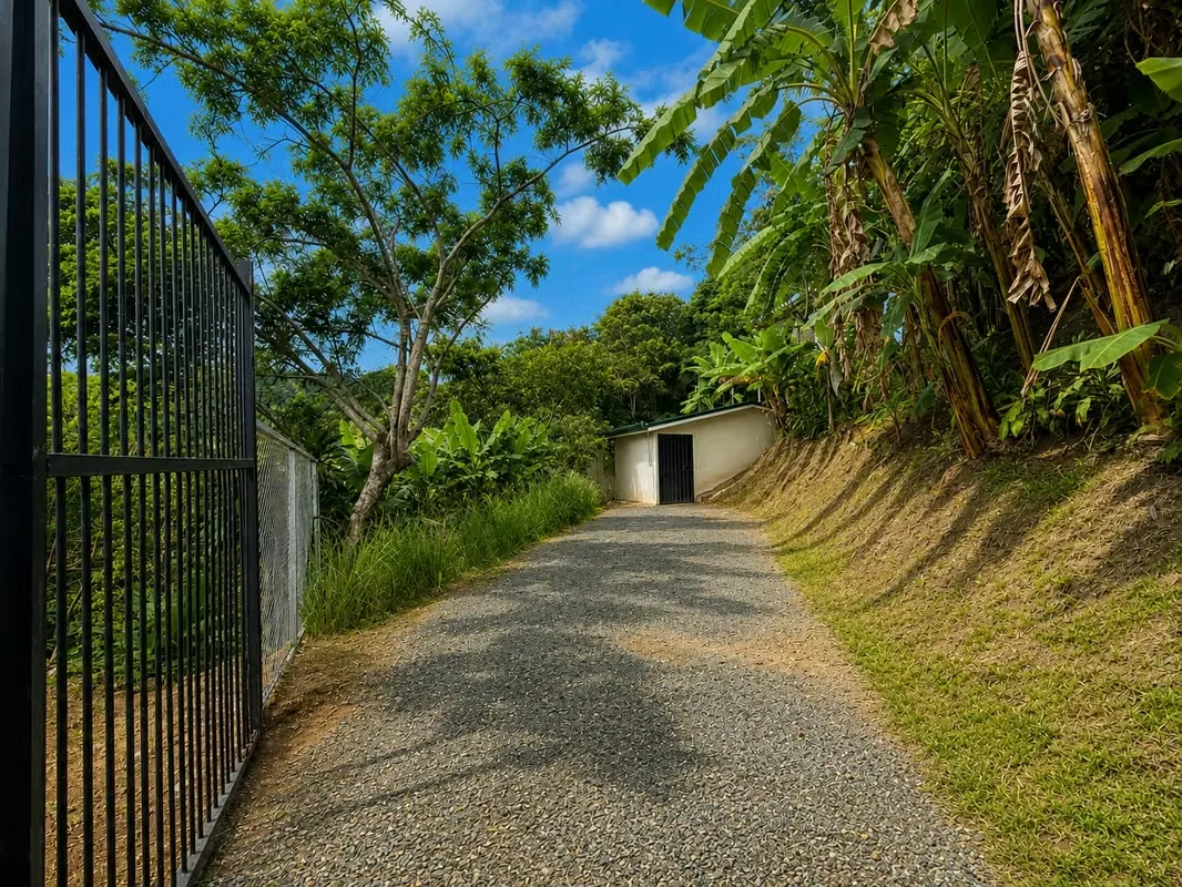 **MOUNTAIN HOME FOR SALE IN TARBACA | COOL CLIMATE & BEAUTIFUL MOUNTAIN VIEWS**