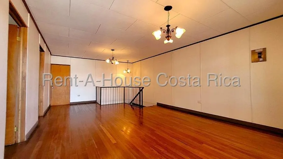 Propiedad comercial de 902 m² con amplio parqueo en Montes de Oca 26-1388 GS - Venta en Montes de Oca, photo 7