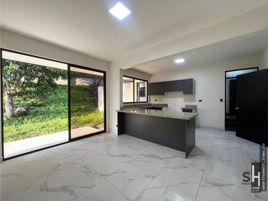 SE VENDE/ SE ALQUILA CASA EN BELLO HORIZONTE ESCAZU