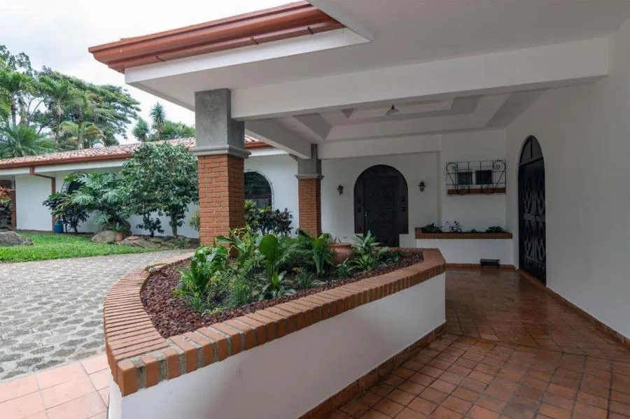 Venta de Excelente Casa en San Rafael de Escazú / OFC Mls. 25-1011 - Venta en Escazú, photo 13