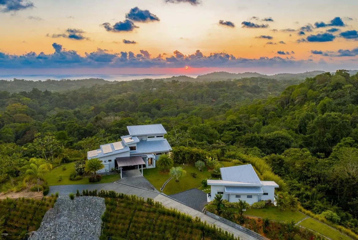 3 BEDROOM LUXURY MODERN HOME AND 2 BEDROOM GUEST HOUSE IN OJOCHAL – 2.96 ACRES, photo 4