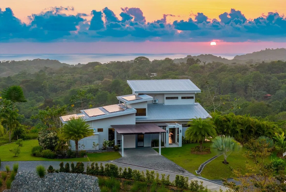 3 BEDROOM LUXURY MODERN HOME AND 2 BEDROOM GUEST HOUSE IN OJOCHAL – 2.96 ACRES, photo 6