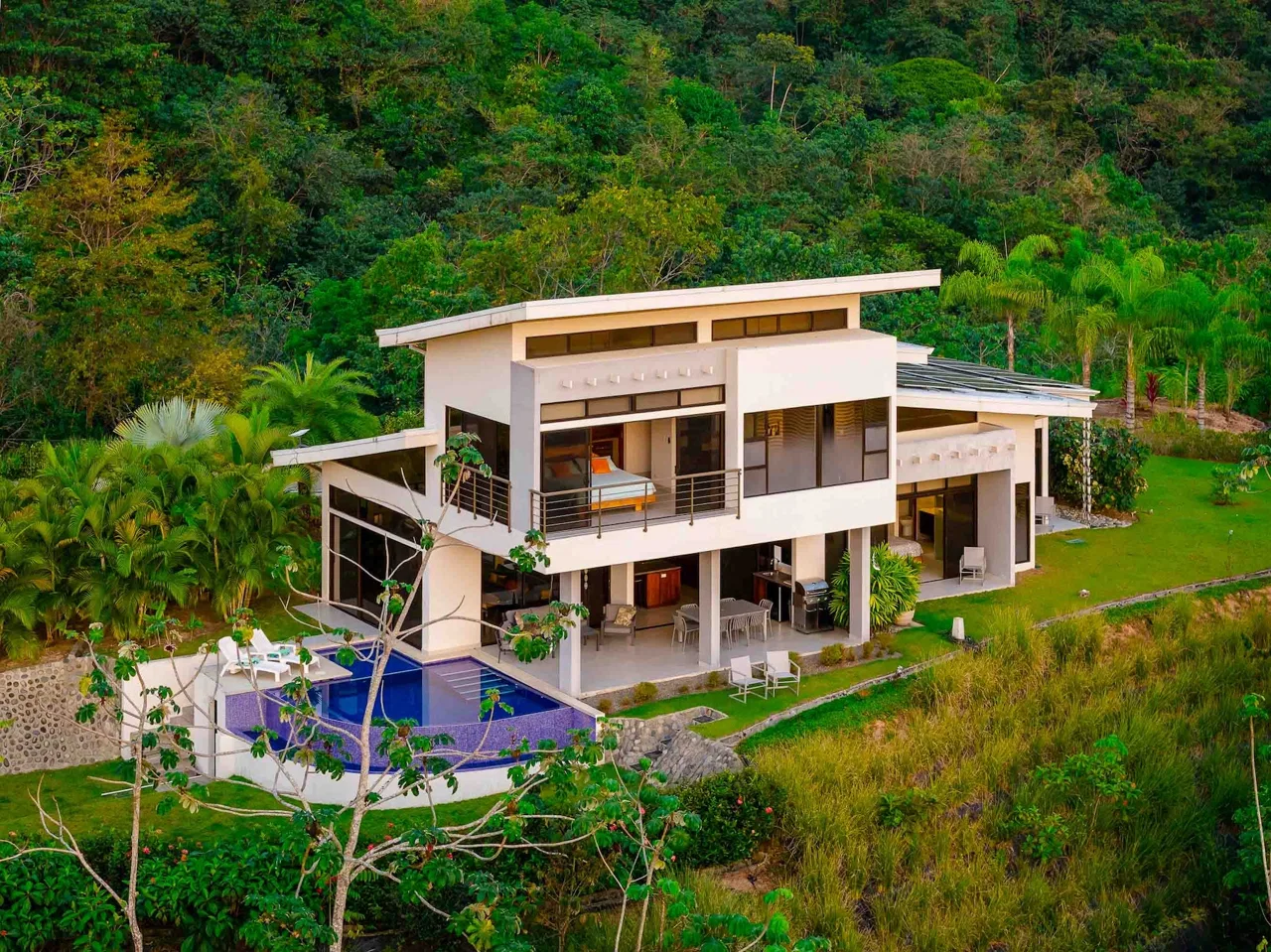 3 BEDROOM LUXURY MODERN HOME AND 2 BEDROOM GUEST HOUSE IN OJOCHAL – 2.96 ACRES, photo 7