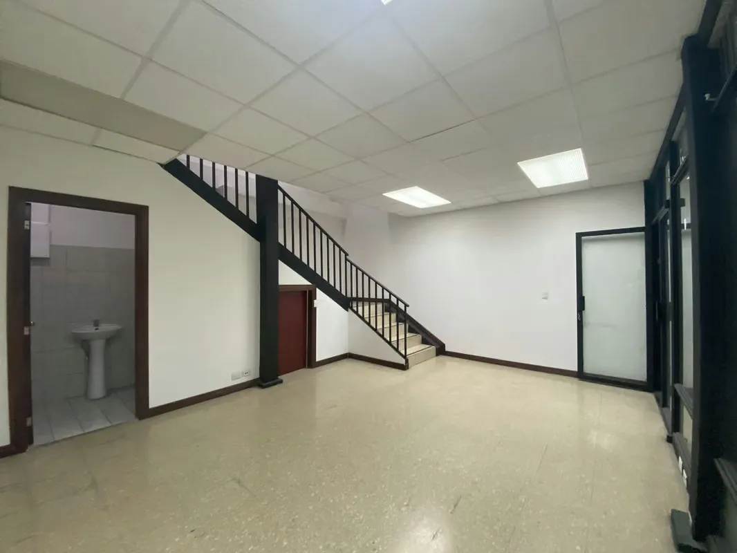 First floor: Large living room without divisions, a bathroom, ..., photo 3