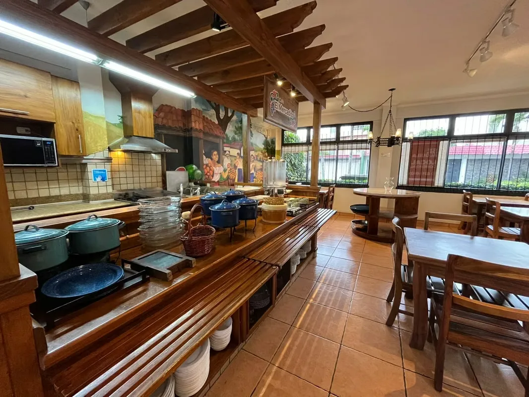 Se alquila local para cafetería zona comercial 2. Incluye equipo de cocina y mobiliario. Decorado listo para operar. 2 baños (uno 7600)., photo 5