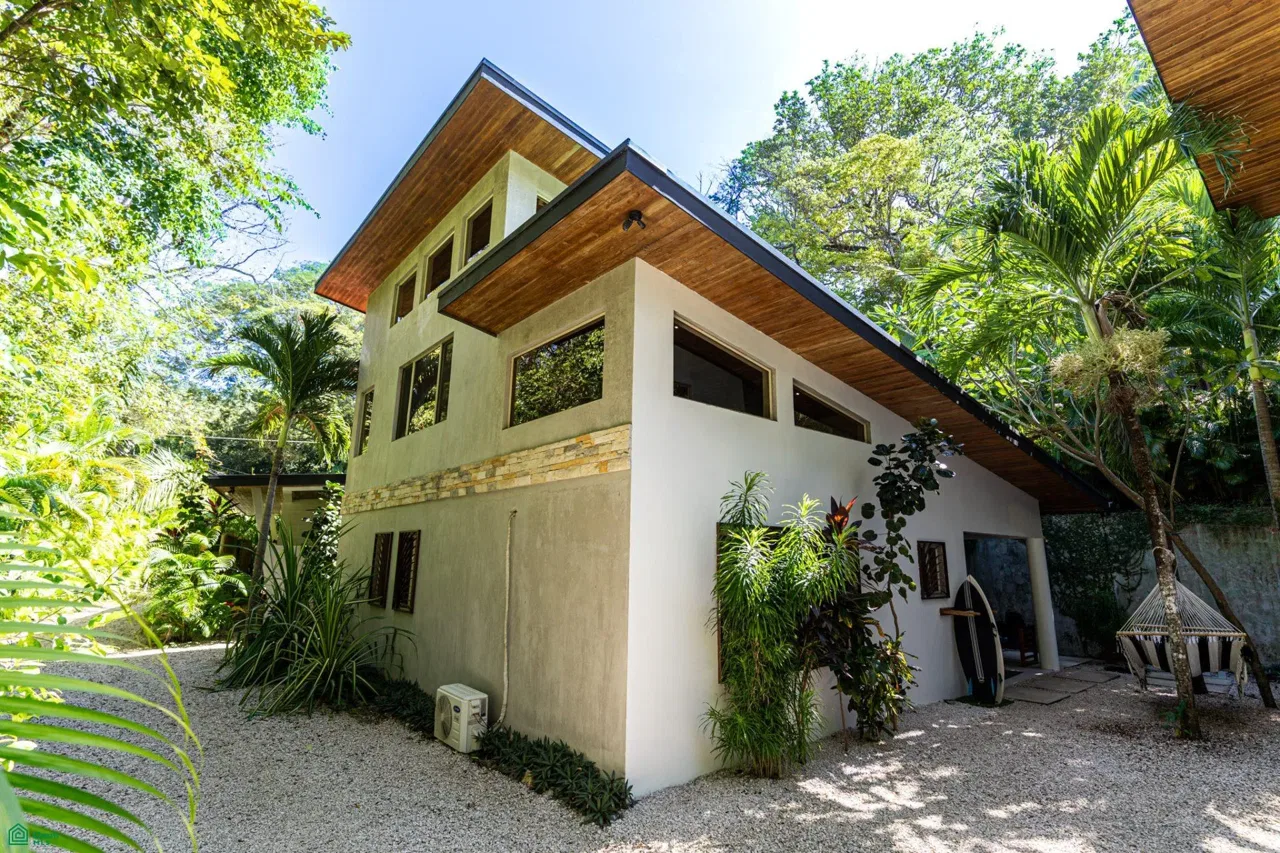 Guiones Prime Jungle Compound, Nosara, Guanacaste 50206