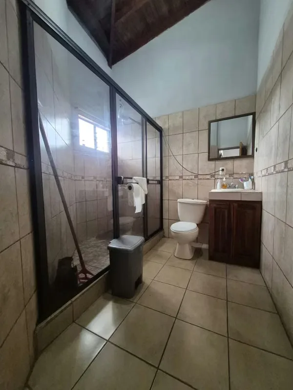 VENDO HERMOSA PROPIEDAD 2 niveles ubicada en San Josecito de San Rafael de Heredia, photo 9