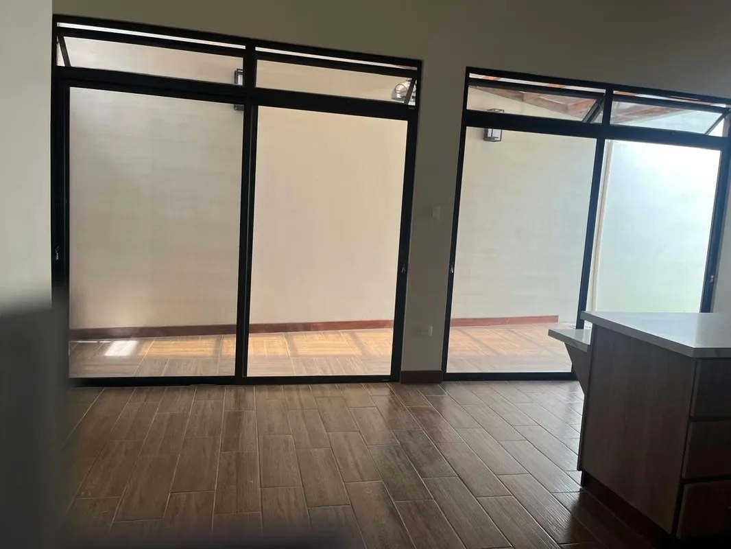 Ubicada en Condominio que cuenta con: casa club equipada, cancha de futbol, parque de perros, juegos infantiles, seguridad 24/7. Cerca de escuela, supermercados, nuevo hospital de ..., photo 3
