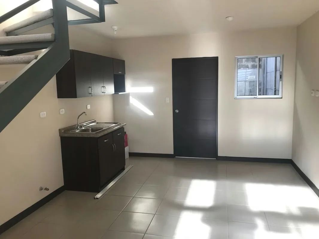 Bonita casa en condominio. Seguridad 24 horas. 2 habitaciones, 1 baño, patio (admite mascotas pequenas), cochera para 2 vehiculos. 2 niveles., photo 13