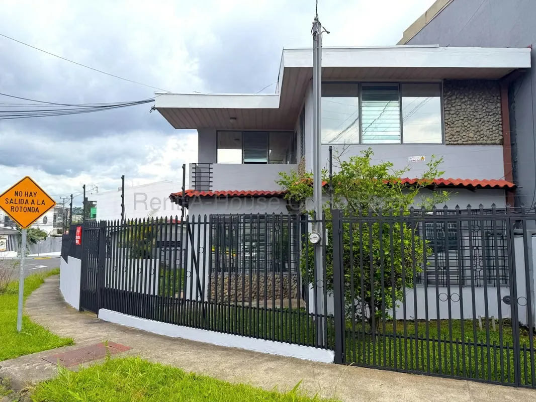 House for Sale in Los Yoses Sur, Zapote | 4 Bedrooms