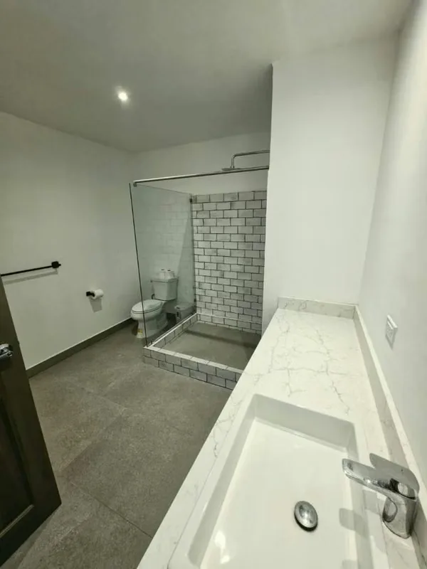 Moderno, cómodo y completamente nuevo, ideal para quienes buscan seguridad, tranquilidad y una excelente ubicación., photo 6