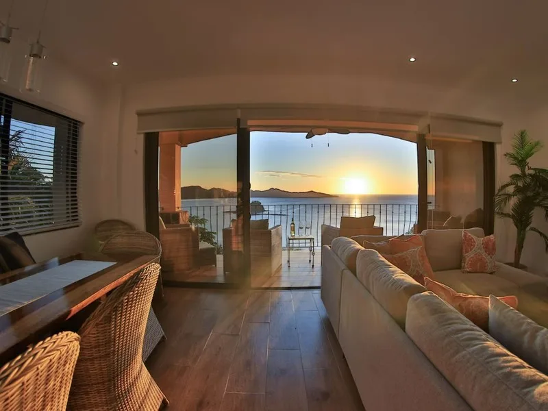 3 Bed Condo For Sale in Playa Flamingo, photo 2