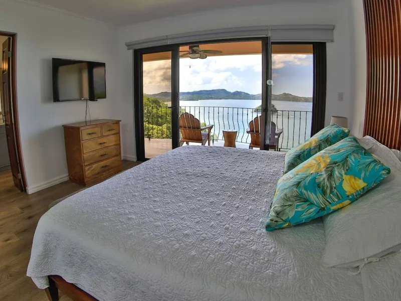 3 Bed Condo For Sale in Playa Flamingo, photo 9