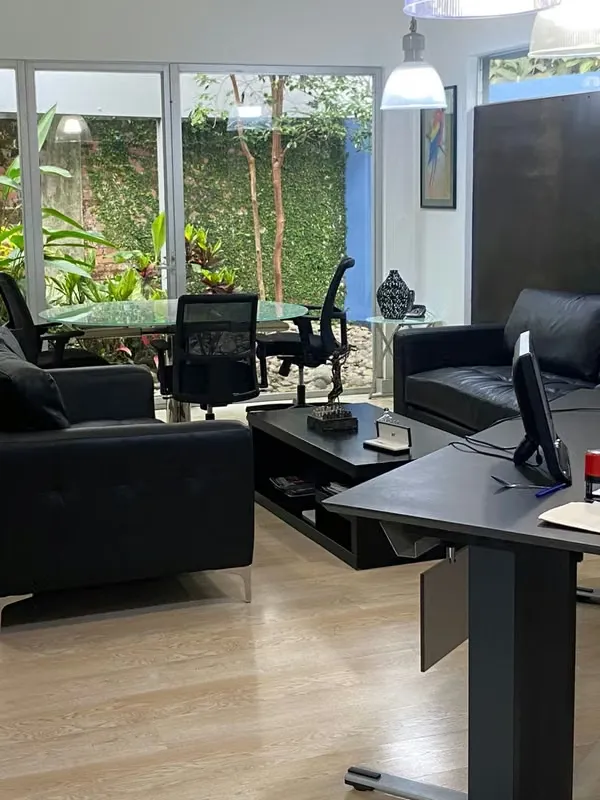 Venta de una amplia propiedad ubicada en los Yoses San José, ideal para oficinas de profesionales independientes, clinica de especialidades médicas, agencia de publicidad, entre otras ..., photo 12