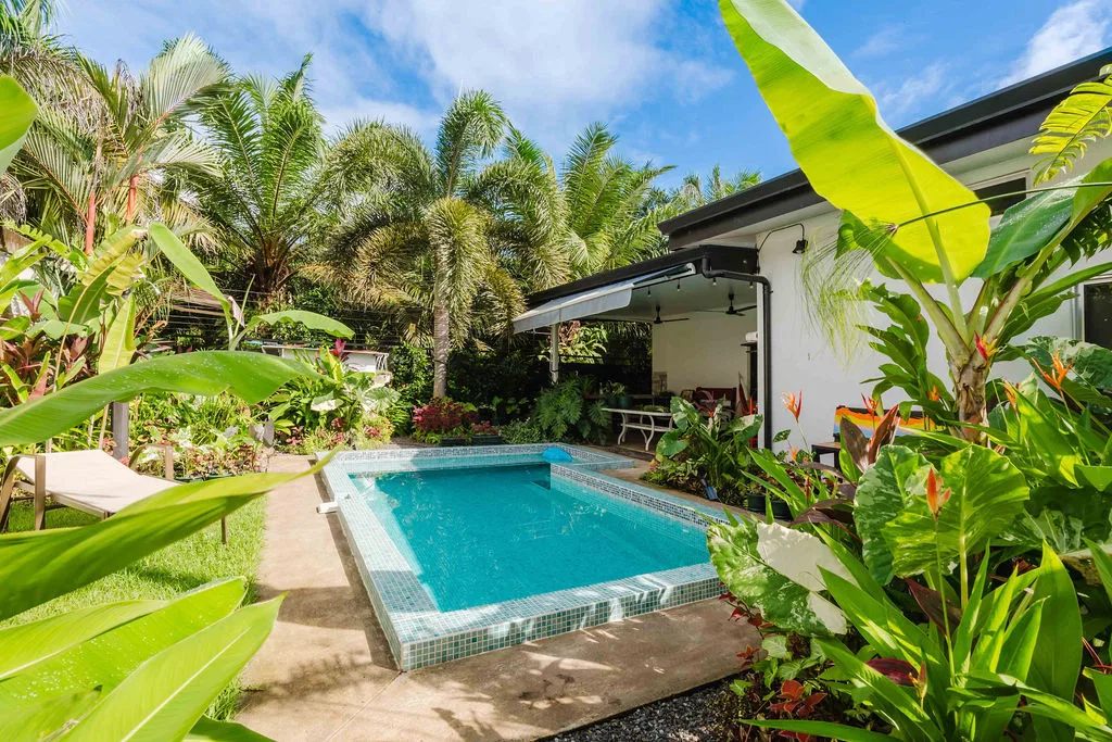 4 RENTAL VILLAS AND OWNERS HOME NEAR QUEPOS