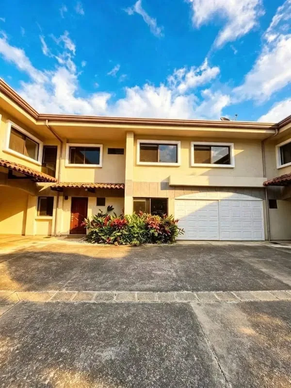 Casa en Venta en Condominio – Trejos Montealegre, Escazú
