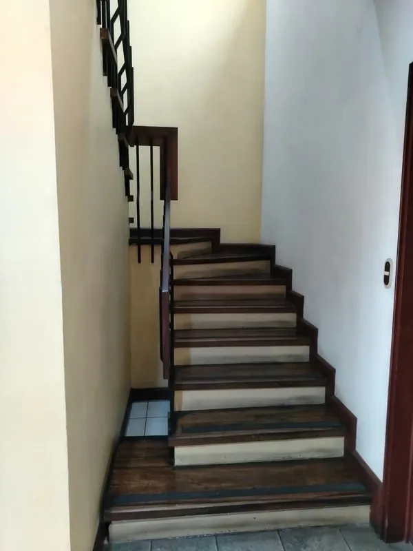 It sells building located in Paseo Colón, in a high value area, near banks, government entities, restaurants, parks, bus stop, etc., photo 11