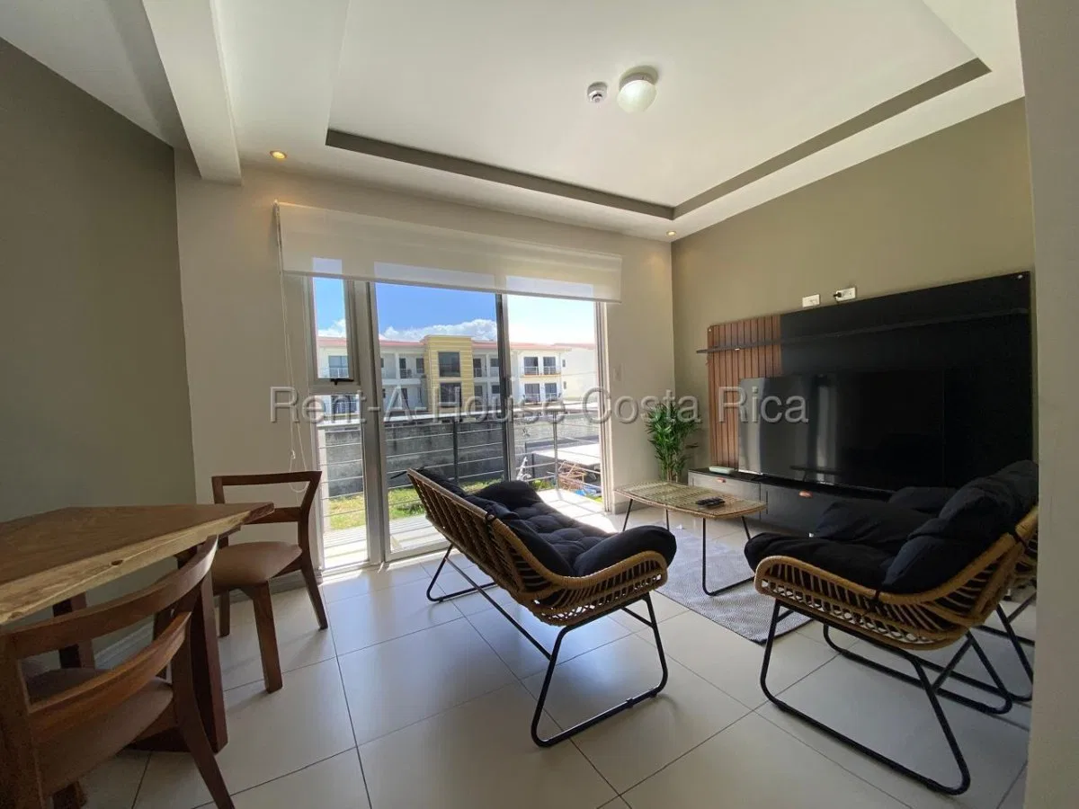 Venta de apartamento amueblado con 3 habitaciones y piscina #27-327 GS - Venta en Heredia