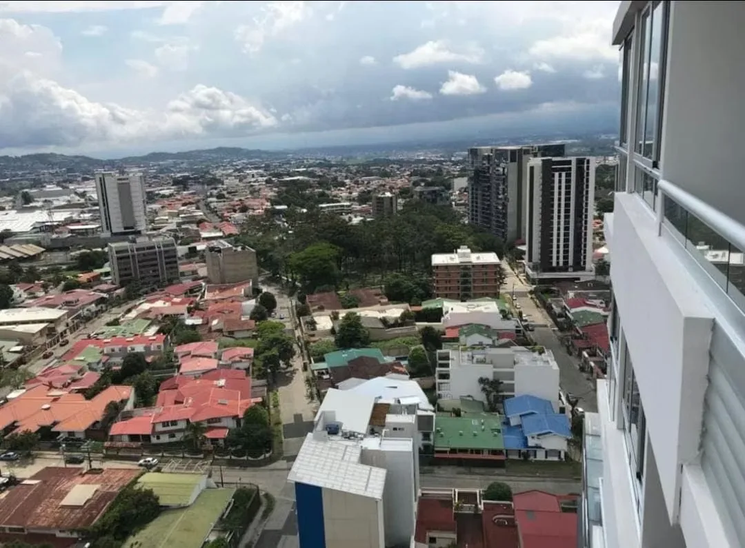 Ubicado en un piso alto, para deleitarse con las mejores vitas de la ciudad, amenidades inigualables y acabados ..., photo 11
