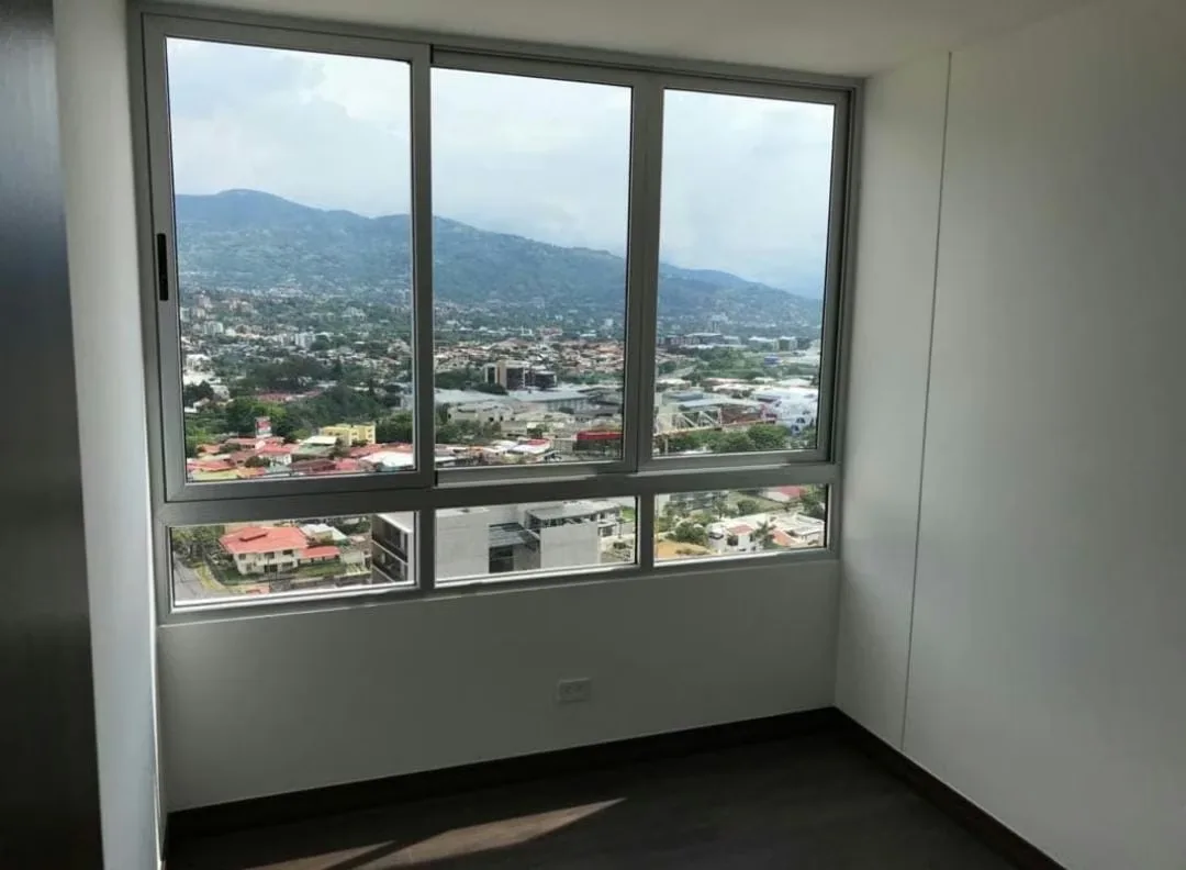 Ubicado en un piso alto, para deleitarse con las mejores vitas de la ciudad, amenidades inigualables y acabados ..., photo 7