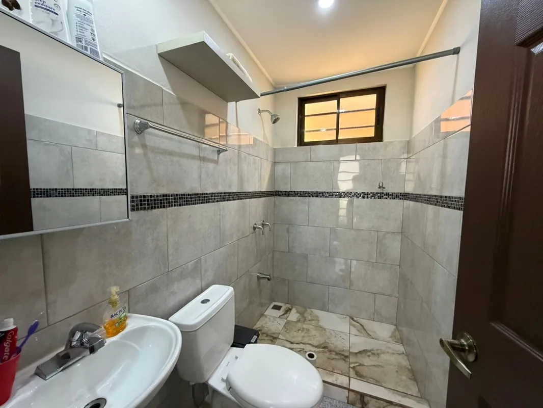Are you looking for an asset that generates income from day one? This 370 m² (approx. 4,000 sq. ft.) property is the perfect blend of functional design and strategic ..., photo 11