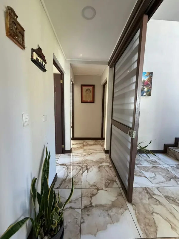 Are you looking for an asset that generates income from day one? This 370 m² (approx. 4,000 sq. ft.) property is the perfect blend of functional design and strategic ..., photo 15