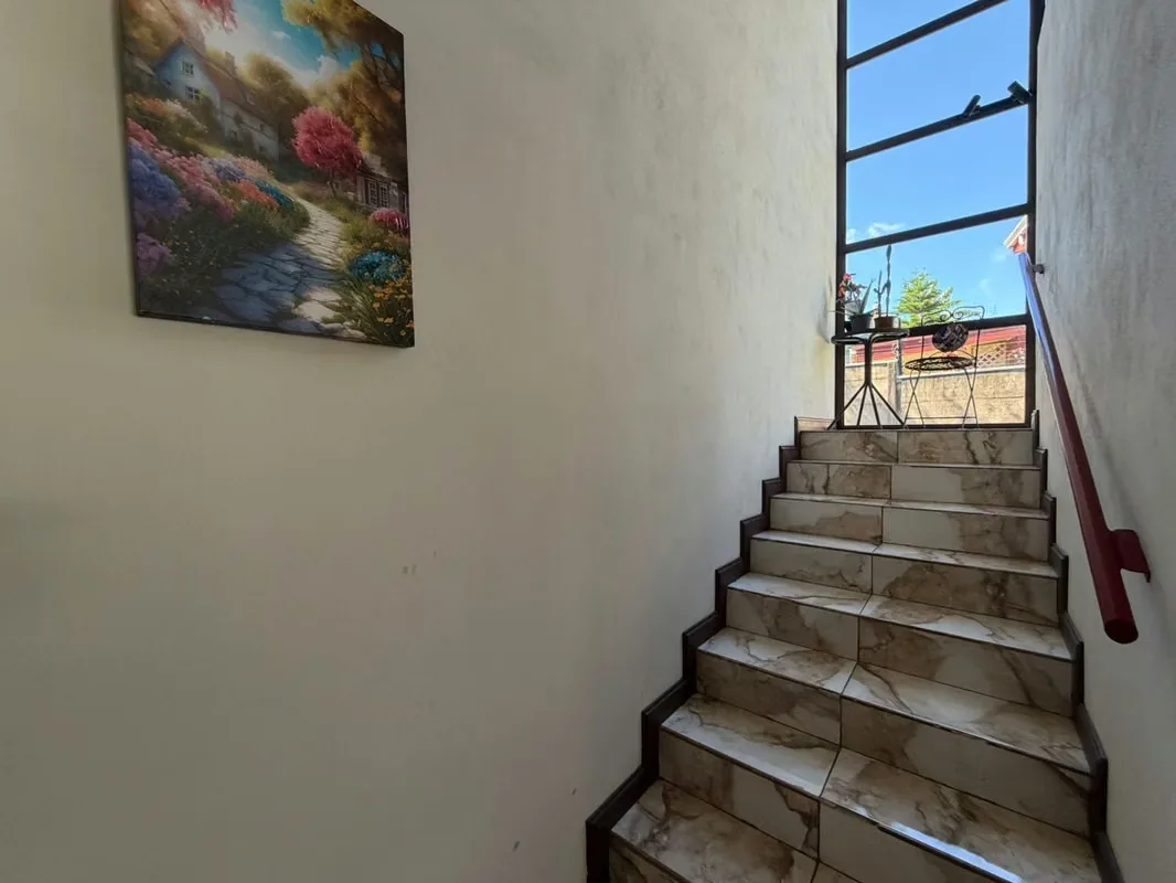 Are you looking for an asset that generates income from day one? This 370 m² (approx. 4,000 sq. ft.) property is the perfect blend of functional design and strategic ..., photo 16