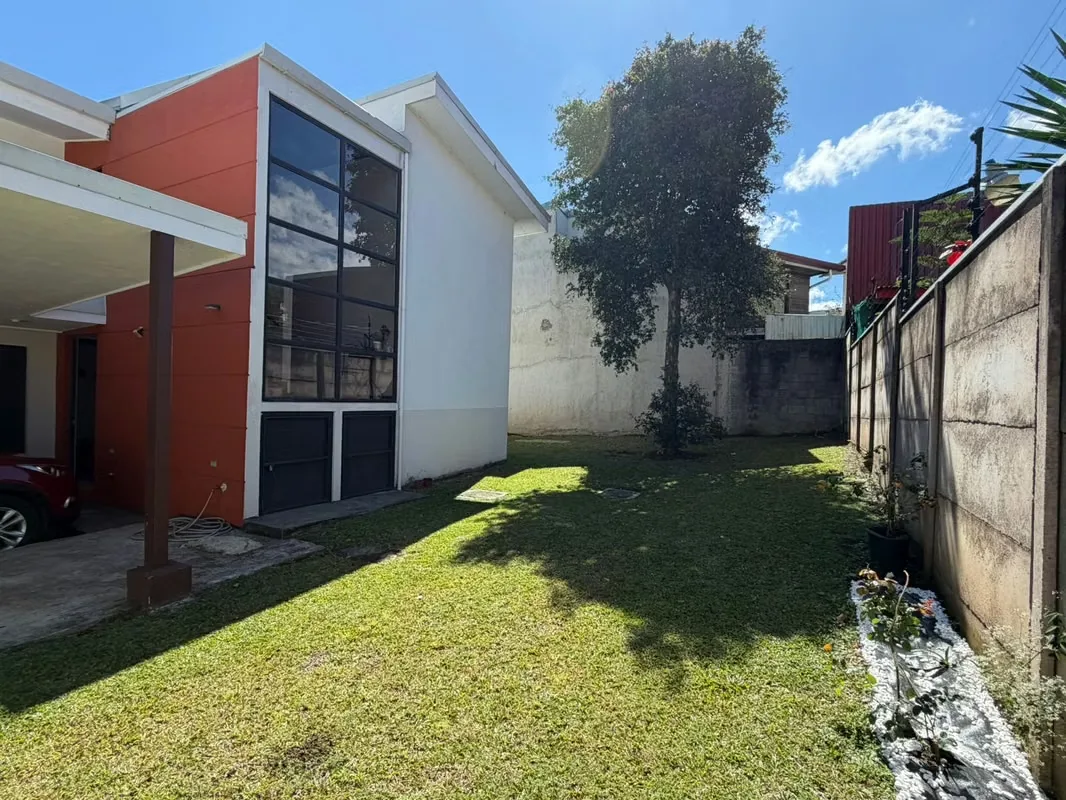 Are you looking for an asset that generates income from day one? This 370 m² (approx. 4,000 sq. ft.) property is the perfect blend of functional design and strategic ..., photo 4