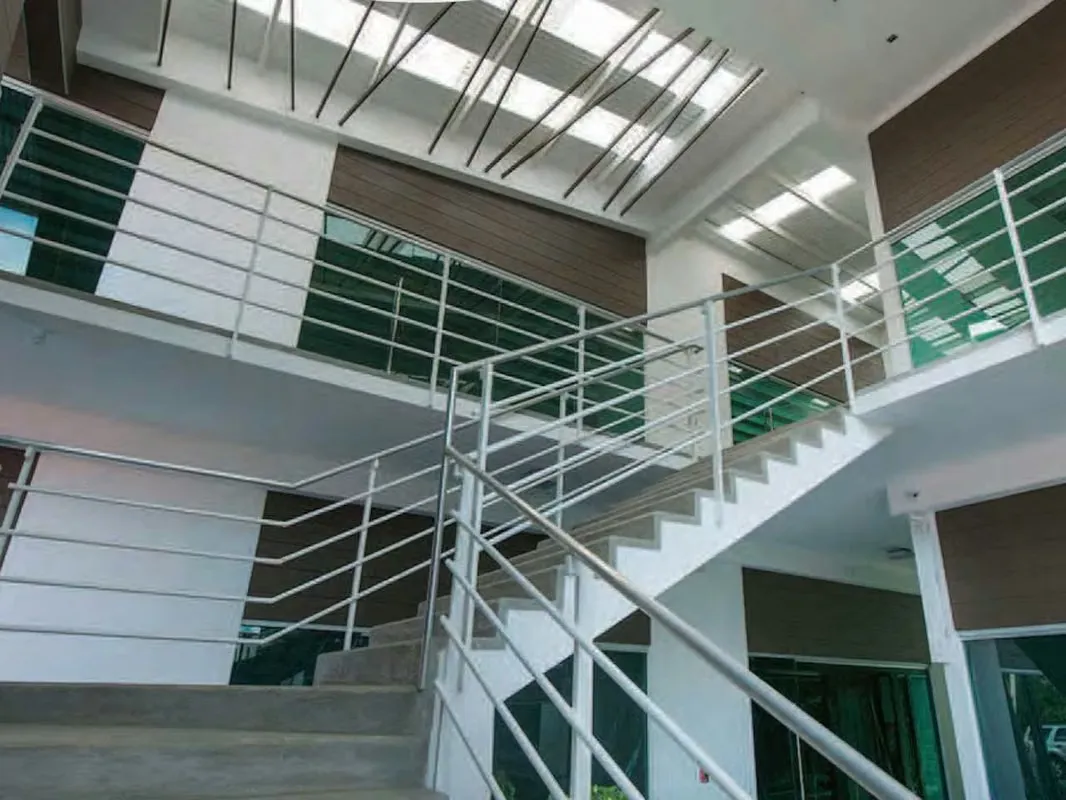 This plaza boasts an excellent location, very close to downtown Ciudad Colón. Located on a main street, it offers easy access and plenty of exposure to the area's heavy traffic., photo 7
