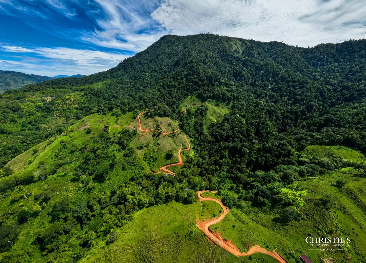 Sanctuary on Love’s Farm | 90ft Private Waterfall + Helipad | An Extraordinary 75-Acre Private Estate in Costa Rica’s South Pacific, photo 23