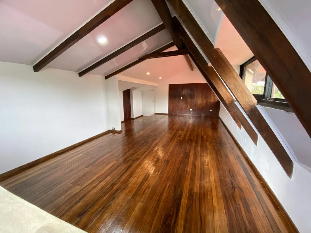 Un espacio único que combina el encanto de un apartamento tipo estudio con pisos de madera natural con una vista ..., photo 4