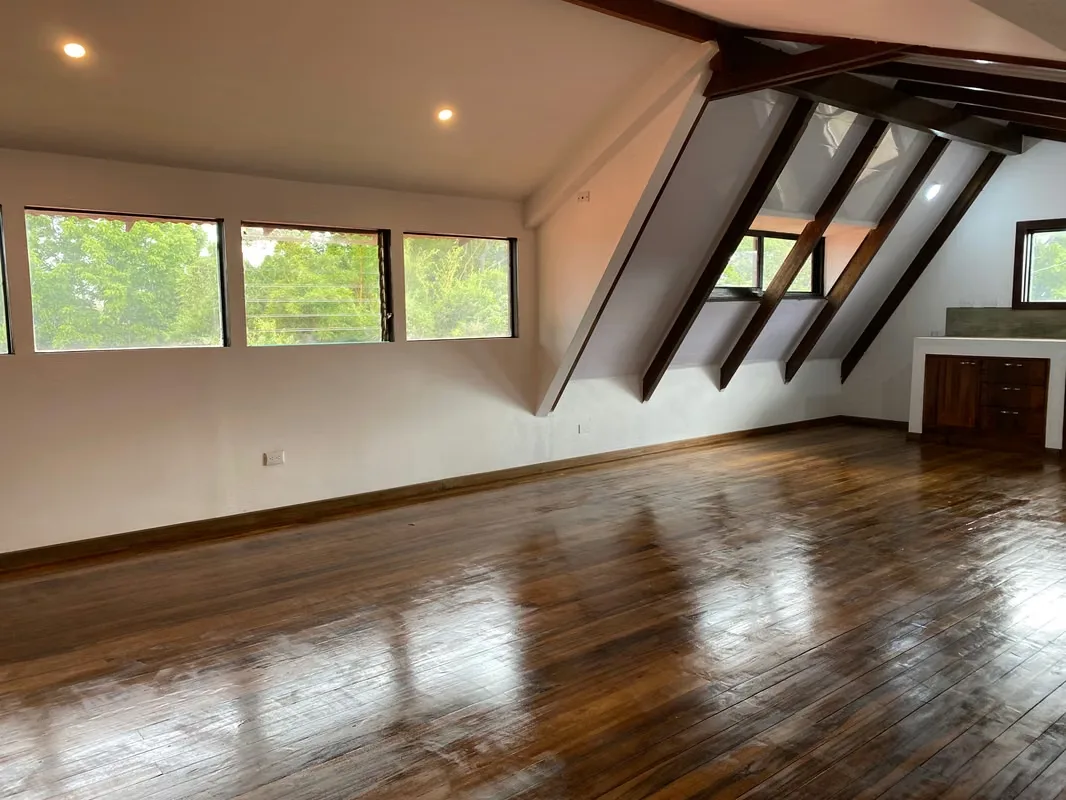 Un espacio único que combina el encanto de un apartamento tipo estudio con pisos de madera natural con una vista ..., photo 5