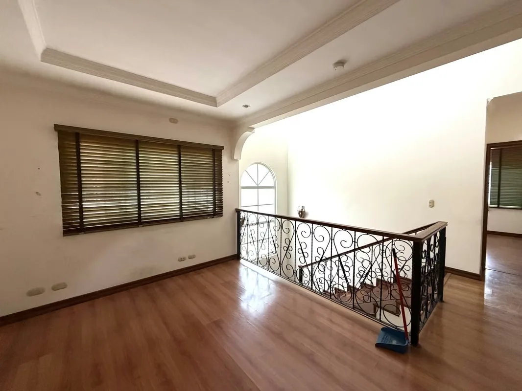HOUSE FOR SALE IN GATED COMMUNITY / CURRIDABAT / PINARES, photo 2