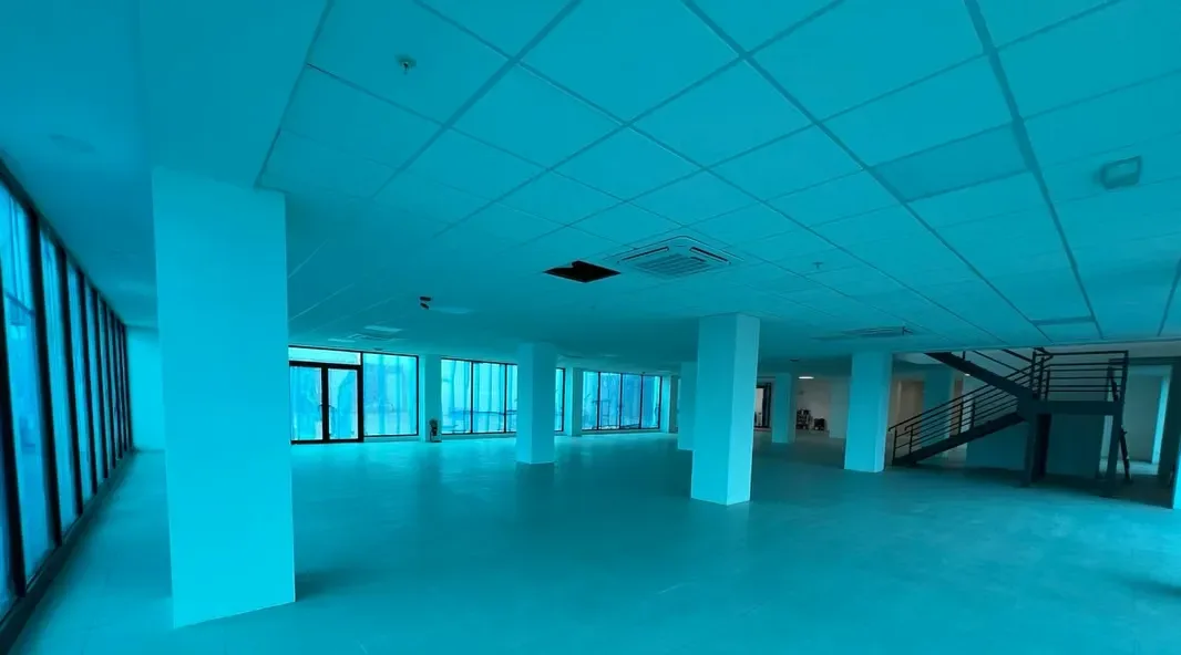 Commercial premises for rent, 1,575m² on 2 floors with excellent location in Escazú!