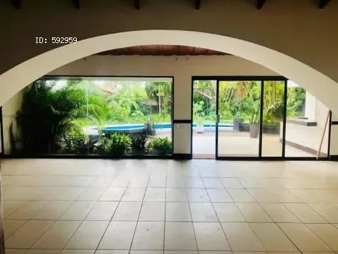 House for sale in Escazú – Mixed-use – $1,500.000 – Near Multiplaza – Owner financing available., photo 6