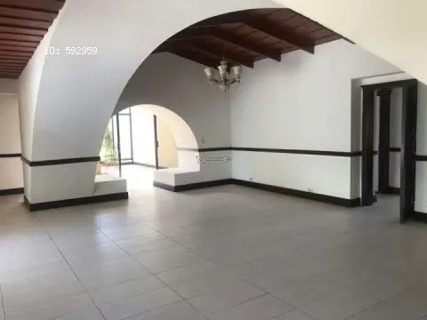 House for sale in Escazú – Mixed-use – $1,500.000 – Near Multiplaza – Owner financing available., photo 10