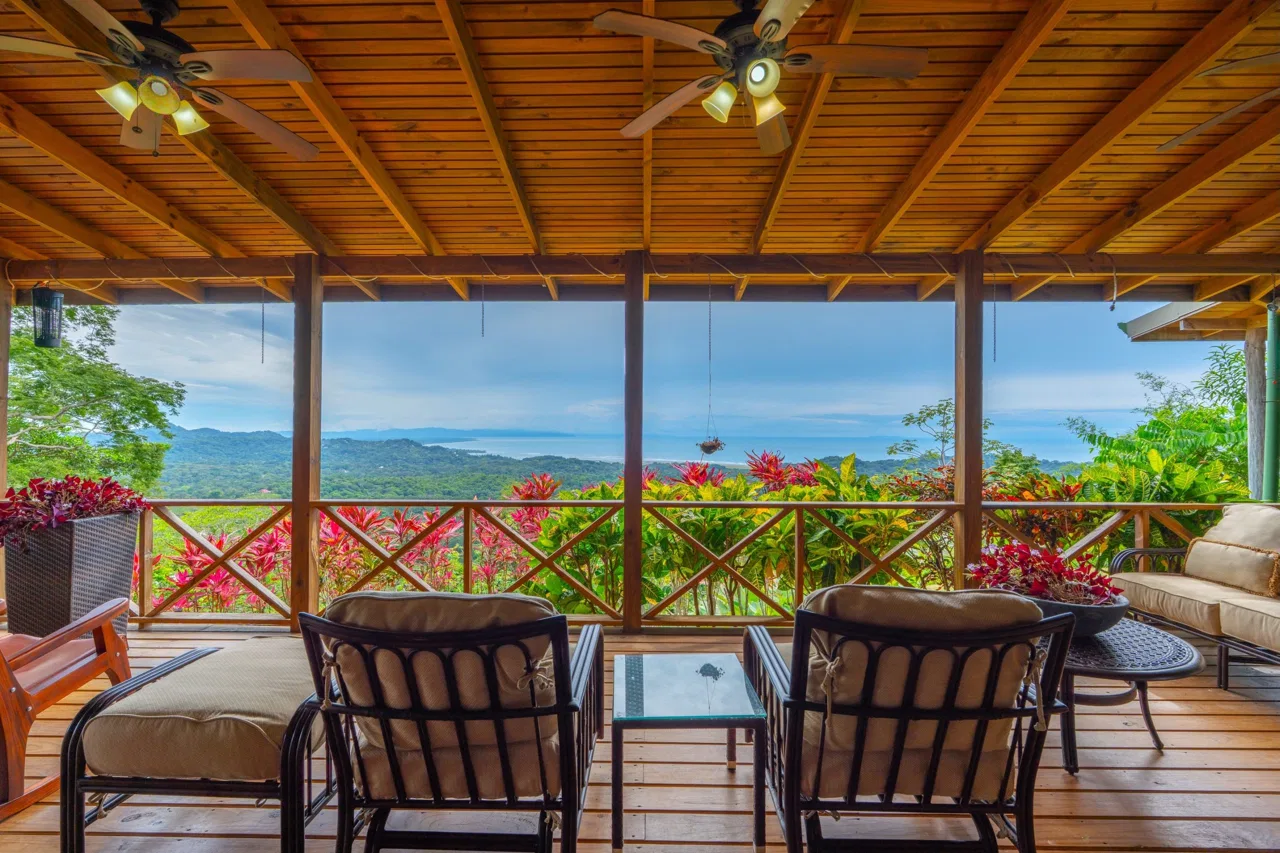 OCEAN VIEW HOME WITH TREE HOUSE VIBES, photo 17