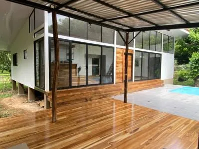 Casa nueva y moderna de 3 dormitorios, 2 baños con entrepiso, piscina y rancho ubicado en Tres Ríos., photo 3
