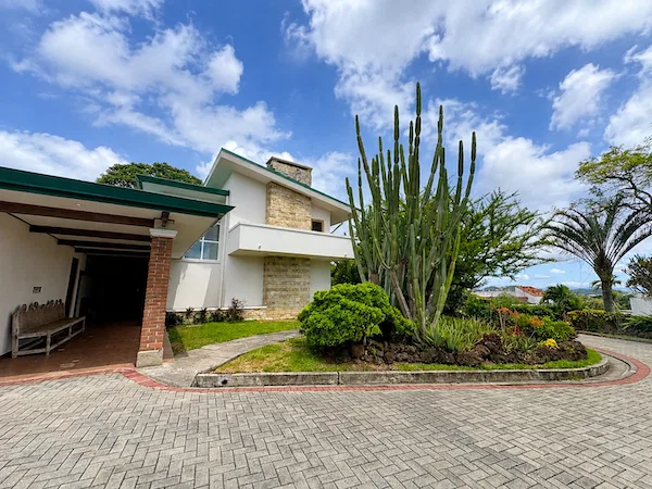 For Rent | Family Home with Private Office, Library & Large Garden in Escazú
