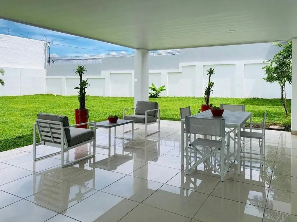 Se alquila apartamento finamente amueblado en condominio ubicado en San Rafael de Escazú, photo 2
