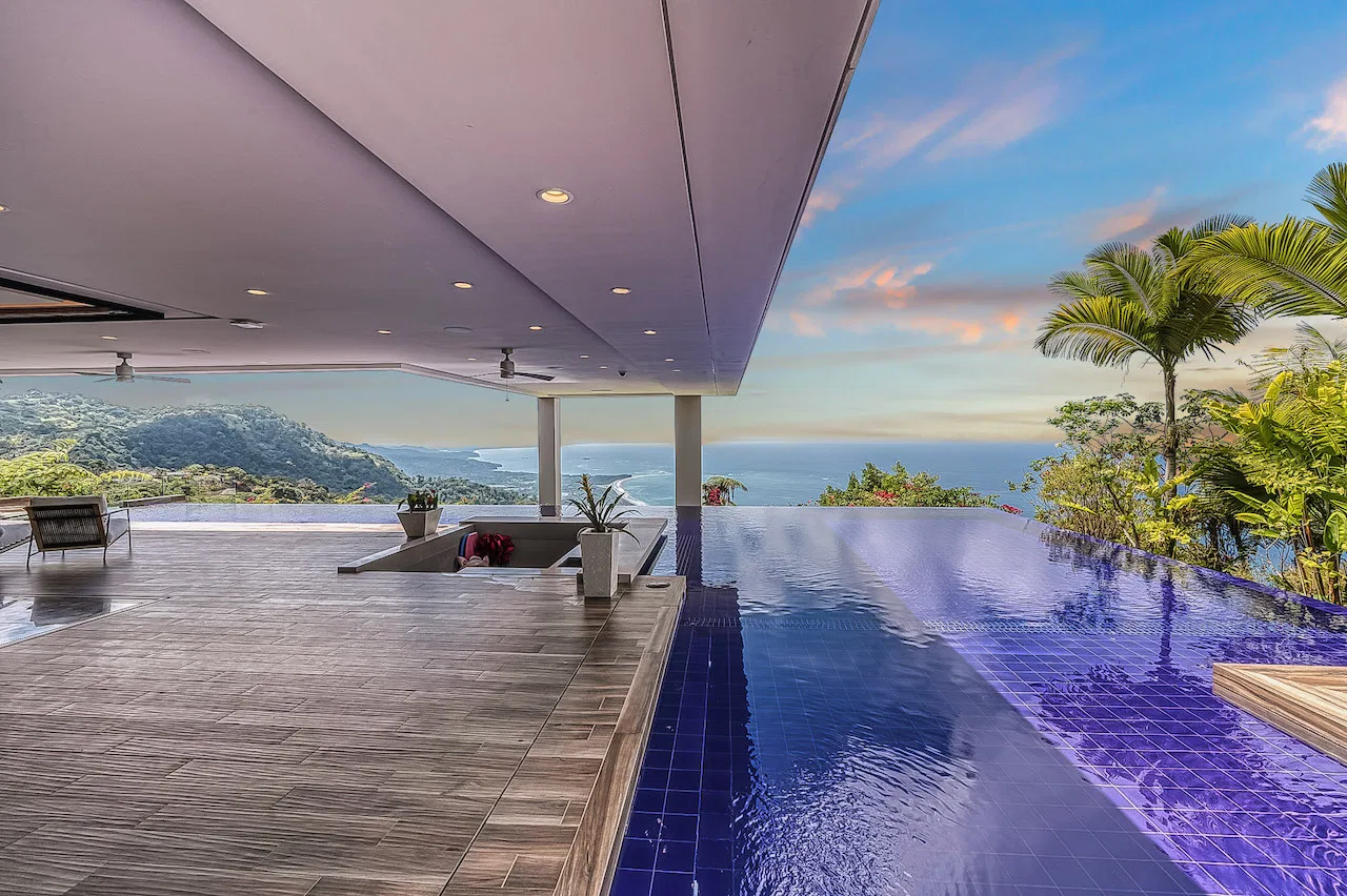 CHÂTEAU MONTAGE – LUXURY HOUSE, GUEST HOUSE, CARETAKER HOUSE AND AMAZING VIEWS IN GATED COMMUNITY, photo 13