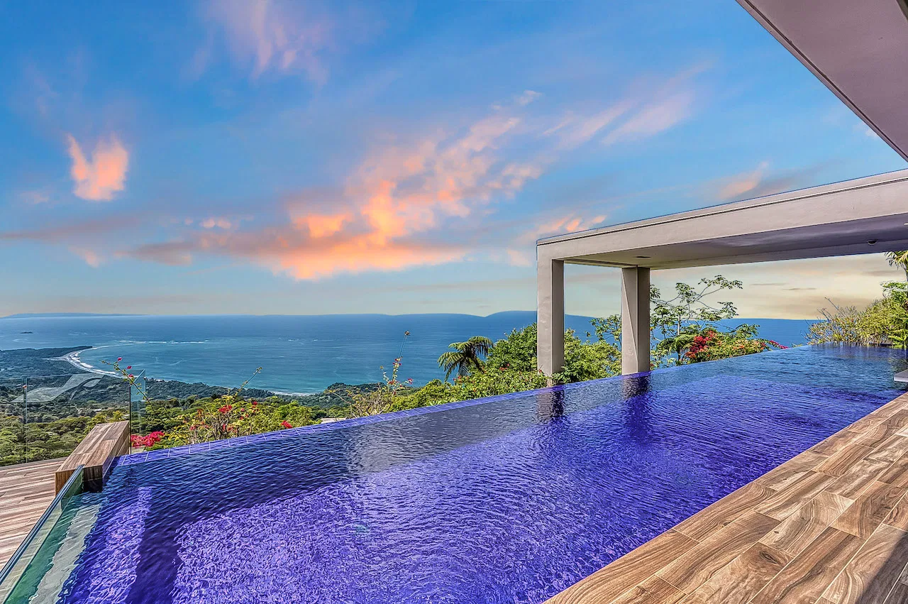 CHÂTEAU MONTAGE – LUXURY HOUSE, GUEST HOUSE, CARETAKER HOUSE AND AMAZING VIEWS IN GATED COMMUNITY, photo 7