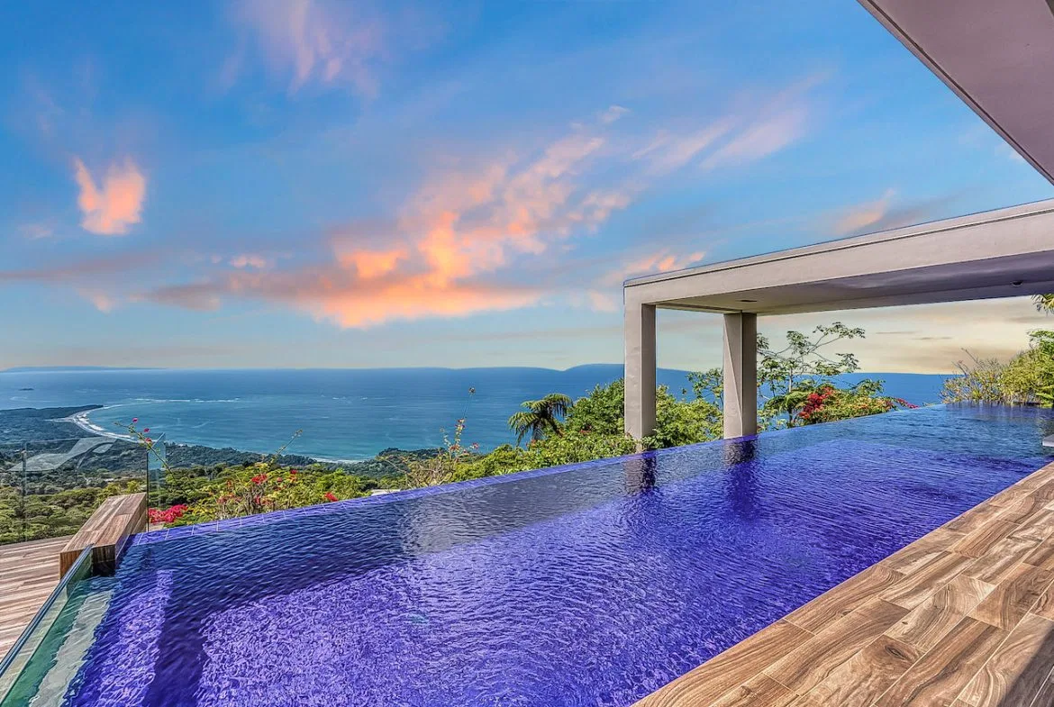 CHÂTEAU MONTAGE – LUXURY HOUSE, GUEST HOUSE, CARETAKER HOUSE AND AMAZING VIEWS IN GATED COMMUNITY, photo 8